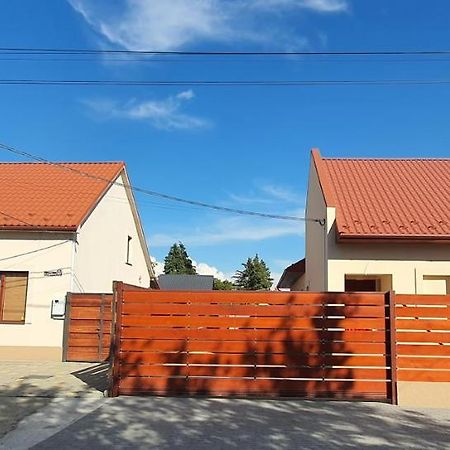 Bereg-Travel Hotel Exterior foto